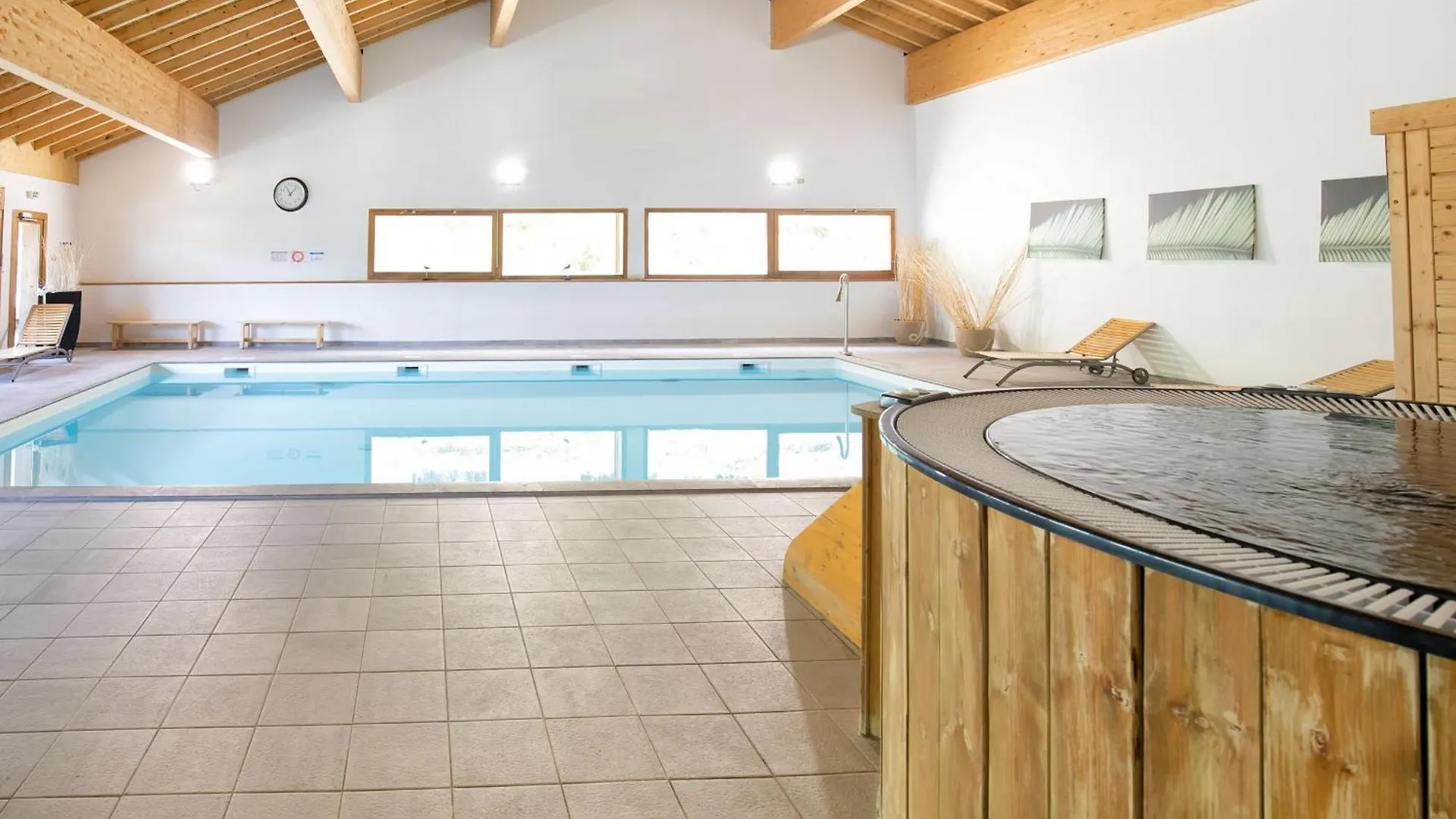 Apartment Hameau 1 002 - Spa & Piscine Appartement 6 Pers Orelle