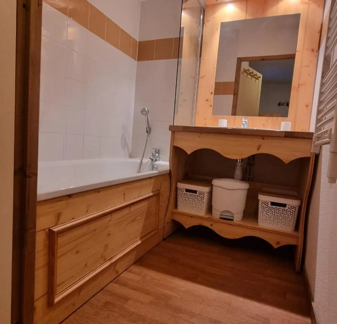 Hameau 1 002 - Spa & Piscine Appartement 6 Pers Orelle