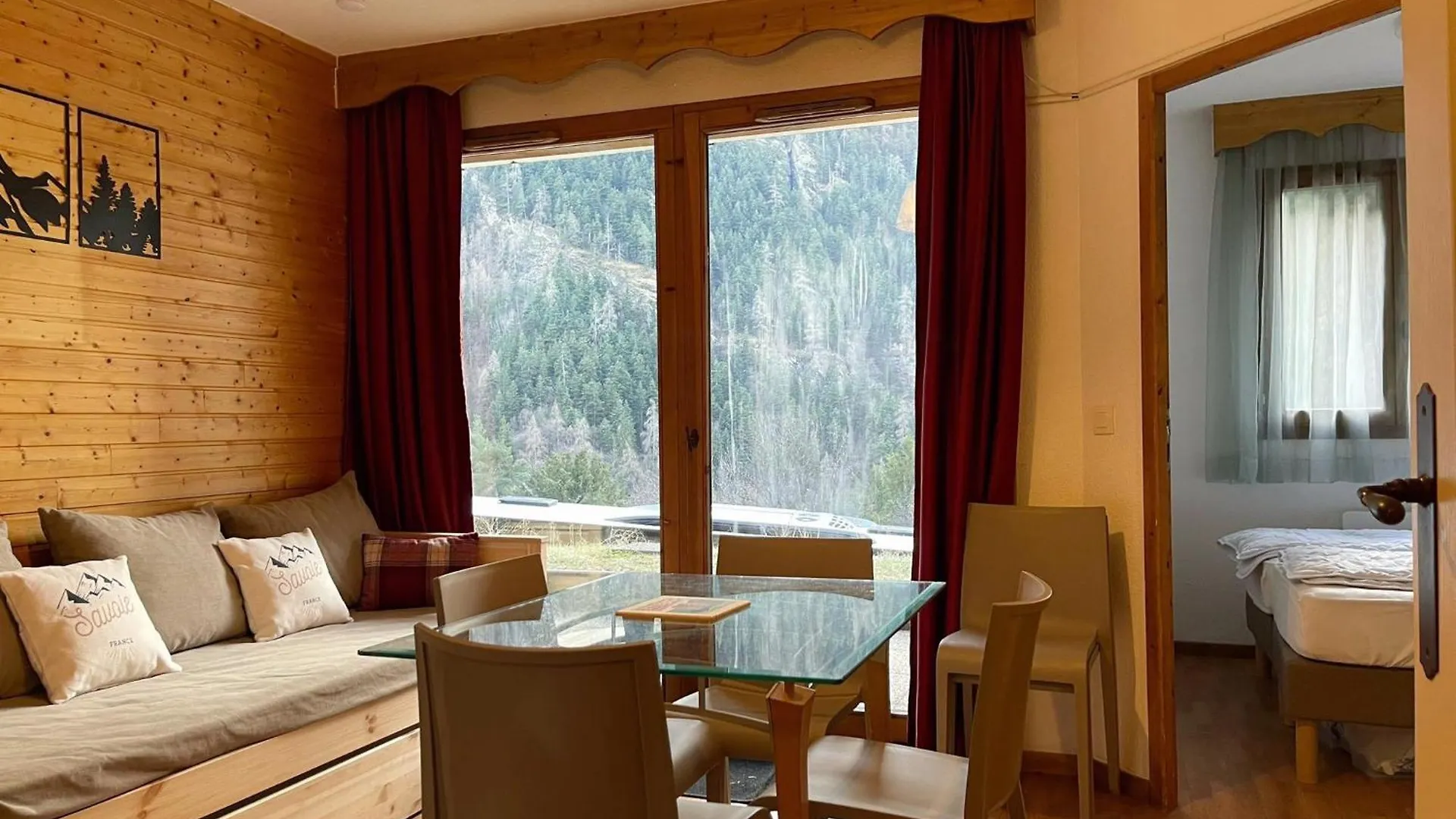 Hameau 1 002 - Spa & Piscine Appartement 6 Pers Orelle 0*,  France