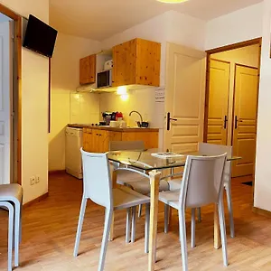  Appartement Le Hameau Spa&piscine 2 Pieces 6pers By Alpvision Residences